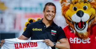 ЦСКА 1948 зарадваха Цанко Цанков със специален подарък